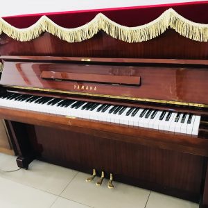 piano yamaha U1E